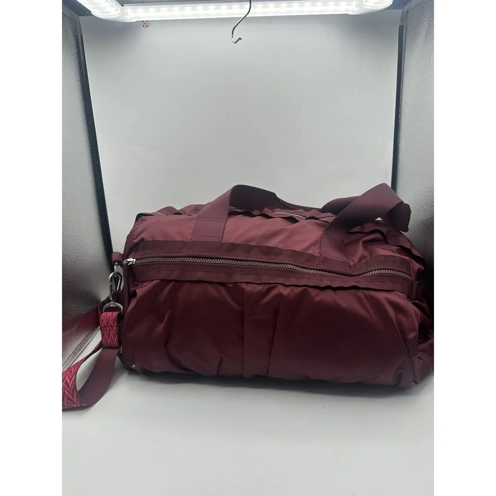 LULULEMON Gym To Win Maroon Duffel Bag Yoga Gym Workout Travel Weekender